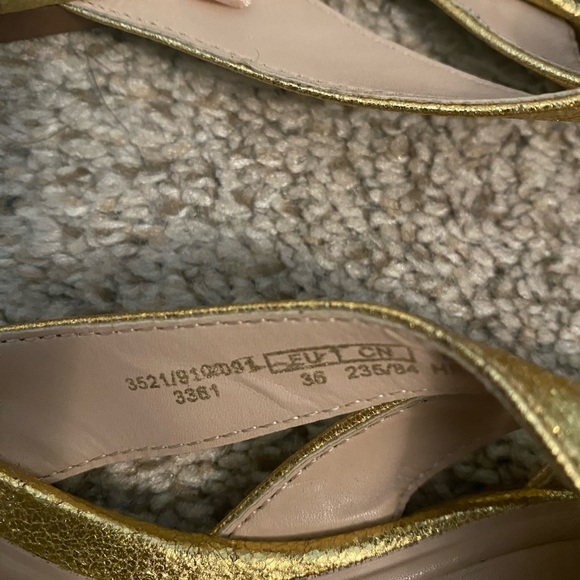 Gold Zara pointed slip on shoes - Picture 3 of 5